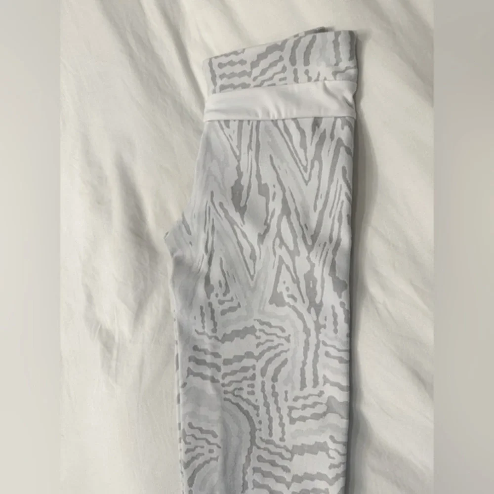 NWOT Devon Windsor Alex Legging - Picture 9 of 13